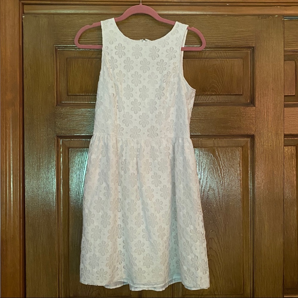 White sundress flower lace (fully lined)